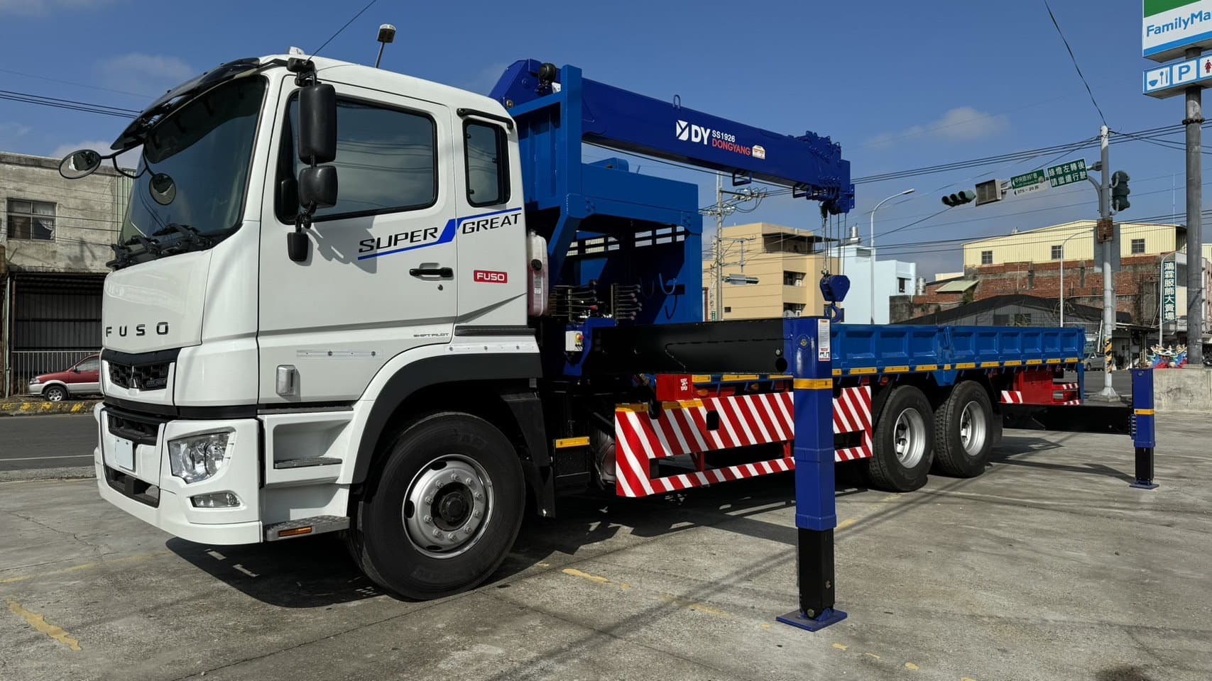 [已售出]大貨車附加吊桿[26噸][FUSO][2024]吊卡車