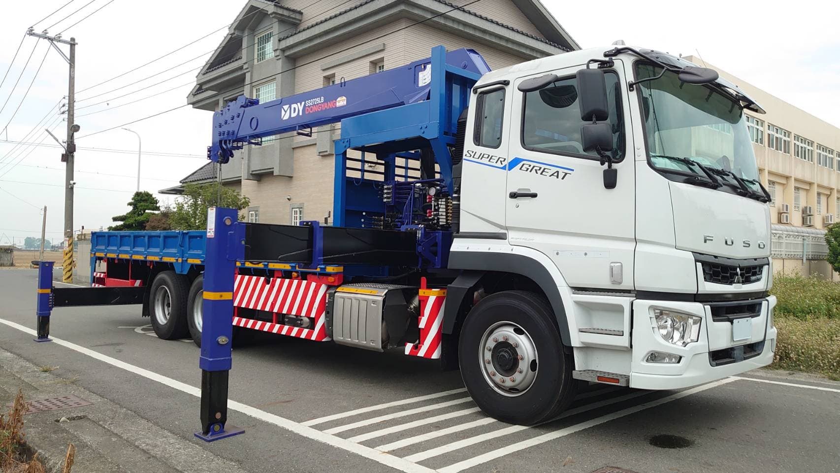 [已售出]大貨車附加吊桿[26噸][FUSO][2024]吊卡車